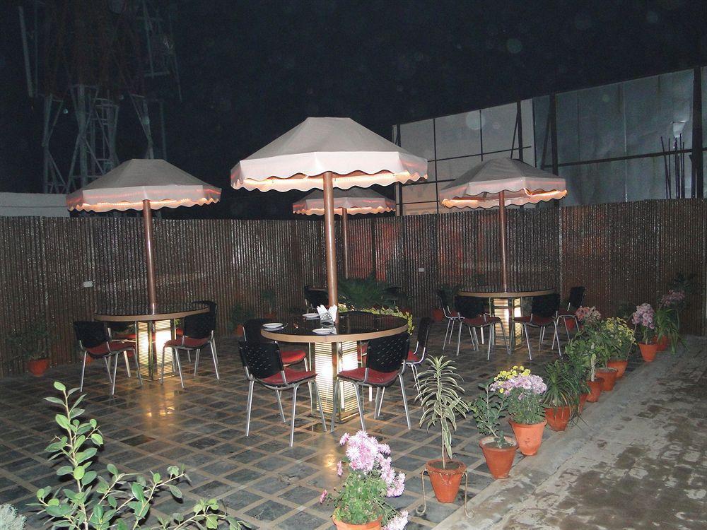 Hotel Crystal Retreat Agra  Exterior foto